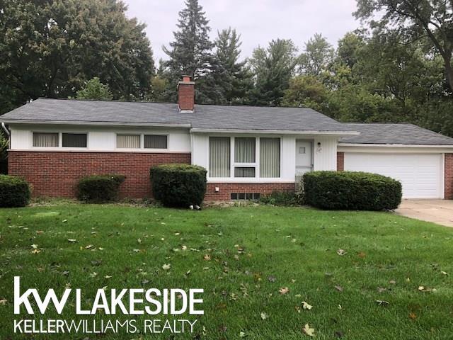 front view picture of 105 Lesdale Dr, Troy, MI. 48085