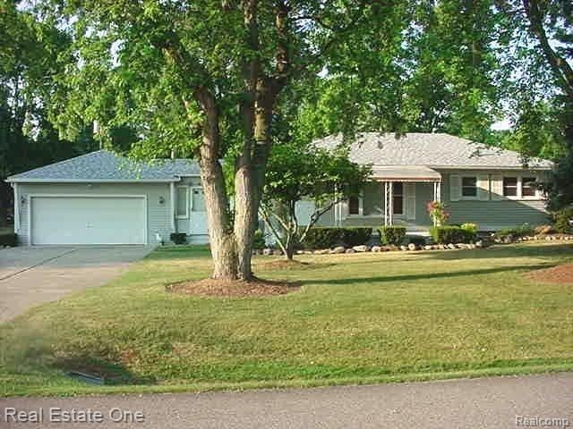 front view picture of 842 Hannah Ave, Troy, MI. 48085