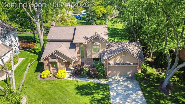 front view picture of 6718 Forest Park Dr, Troy, MI. 48098