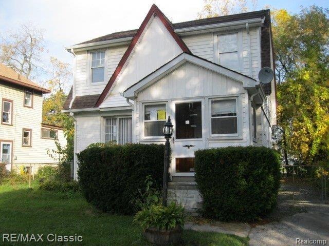 front view picture of 135 Alice Ave, Bloomfield Hills, MI. 48302