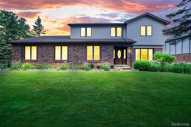 front view picture of 822 Keaton Dr, Troy, MI. 48098