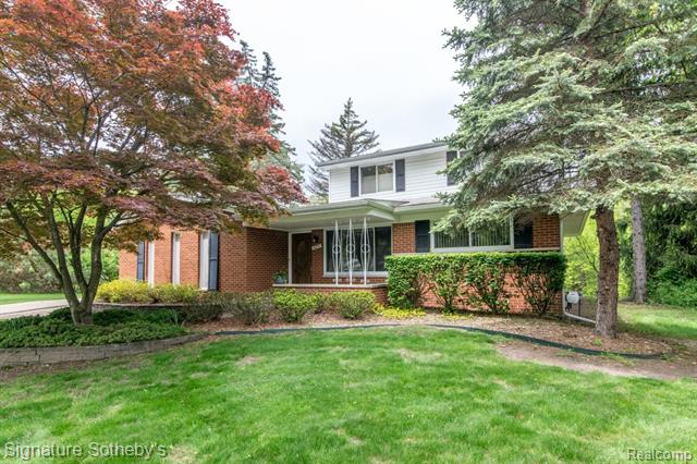 front view picture of 6279 Walker Ct, Troy, MI. 48085