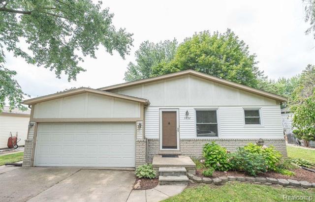 front view picture of 3452 Cone Ave, Rochester, MI. 48309