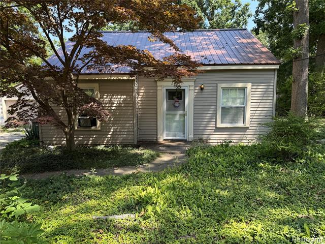 front view picture of 2025 Knollwood St, Auburn Hills, MI. 48326
