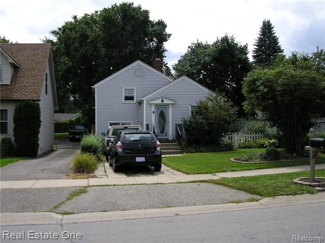 front view picture of 3040 Waukegan St, Auburn Hills, MI. 48326