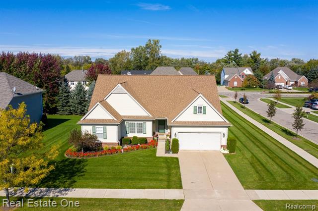 front view picture of 2078 Cattail Cir, Rochester, MI. 48309