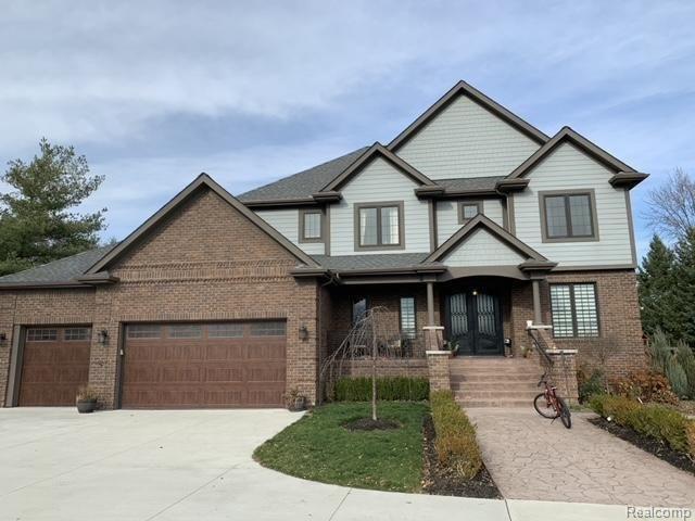 front view picture of 850 South Blvd W, Rochester, MI. 48307