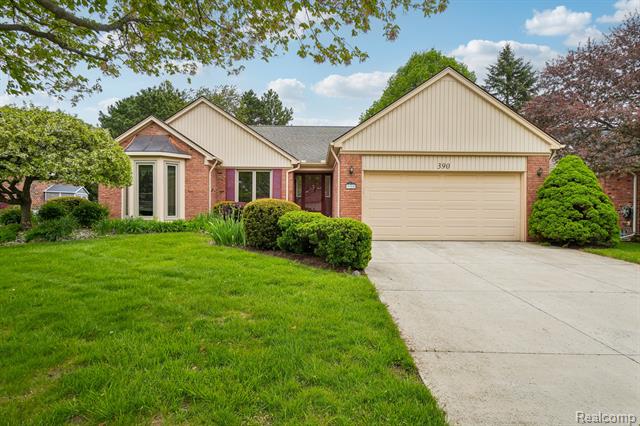 front view picture of 390 Buttercup Dr, Rochester, MI. 48307