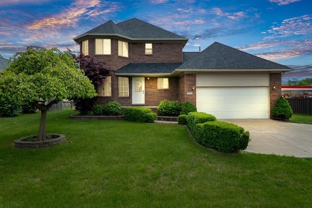 front view picture of 2903 Eastern Ave, Rochester, MI. 48307