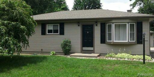 front view picture of 3140 Eastern Ave, Rochester, MI. 48307