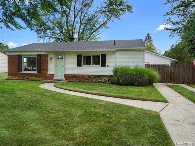 front view picture of 1091 Truwood Dr, Rochester, MI. 48307