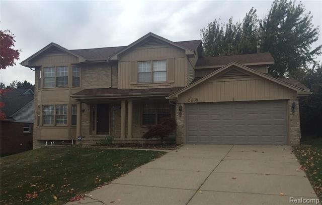 front view picture of 3008 Primrose Dr, Rochester, MI. 48307
