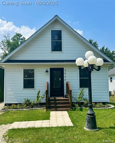 front view picture of 3000 Longview Ave, Rochester, MI. 48307