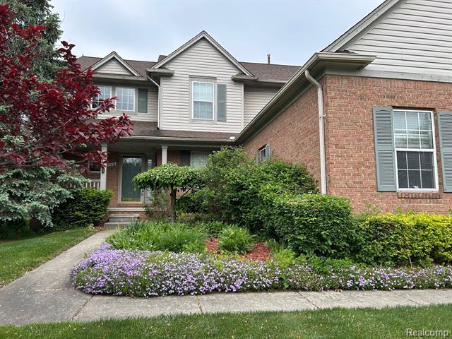 front view picture of 2746 Long Meadow Ln, Rochester, MI. 48307