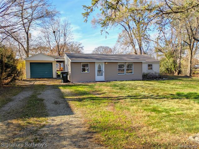 front view picture of 2760 Melvin Ave, Rochester, MI. 48307