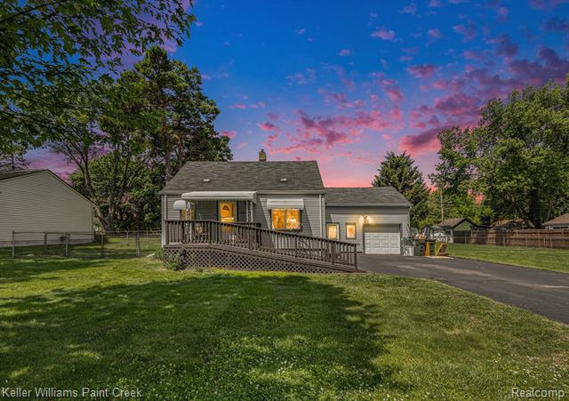 front view picture of 2732 Weaverton, Rochester, MI. 48307