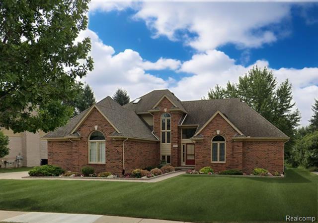 front view picture of 1059 Covington Place Dr, Rochester, MI. 48309