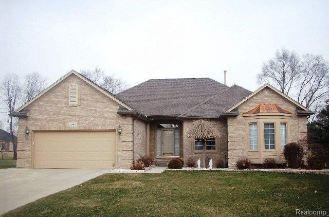 front view picture of 1935 S Shore Dr, Rochester, MI. 48307