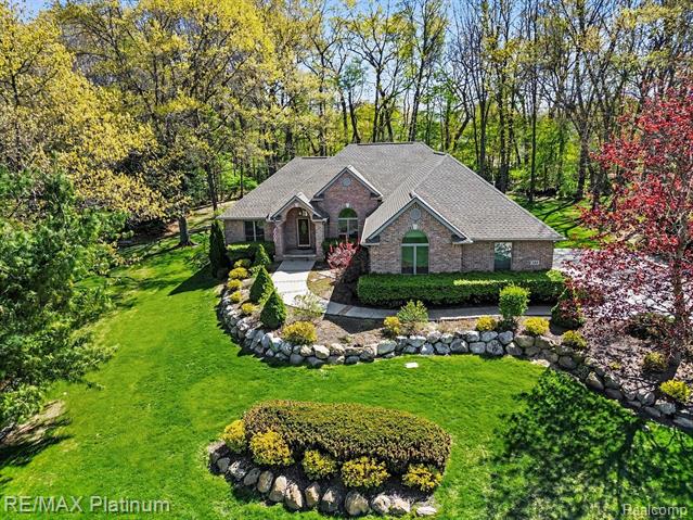 front view picture of 722 Mystic Woods Drive, Howell, MI. 48843