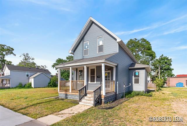 front view picture of 1380 Sanford Street, Muskegon, MI. 49441