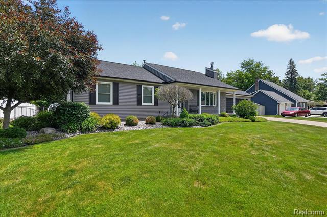 front view picture of 2236 Oak Shade Drive, Davison, MI. 48423