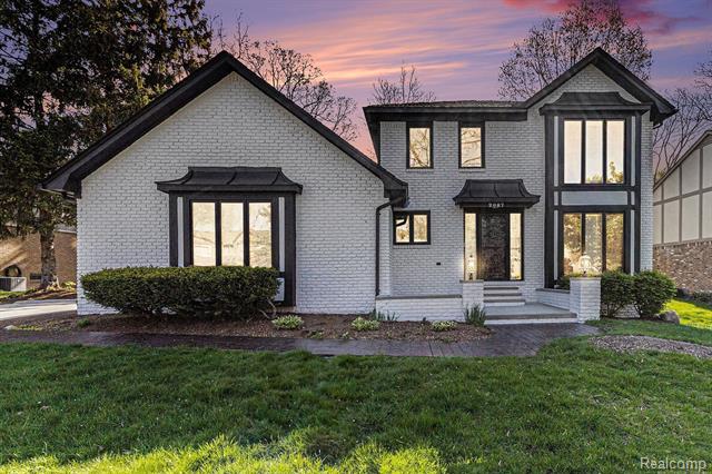 front view picture of 2087 Hickory Leaf Dr, Rochester, MI. 48309