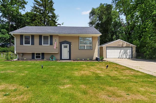 front view picture of 284 Stanford Lane, Jackson, MI. 49203