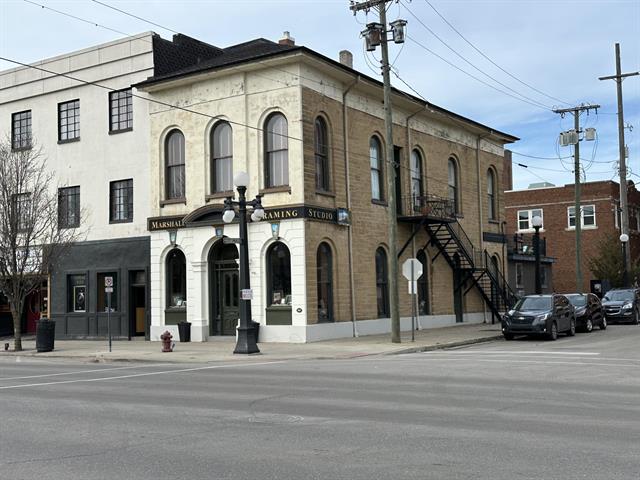 front view picture of 227 E Michigan Avenue, Marshall, MI. 49068