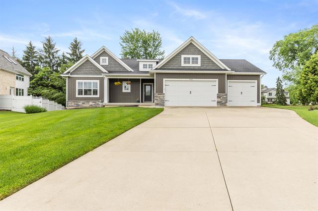 front view picture of 1422 Crystalline Drive Se, Caledonia, MI. 49316
