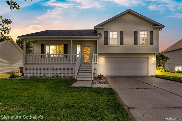 front view picture of 422 Coventry Lane, Mason, MI. 48854