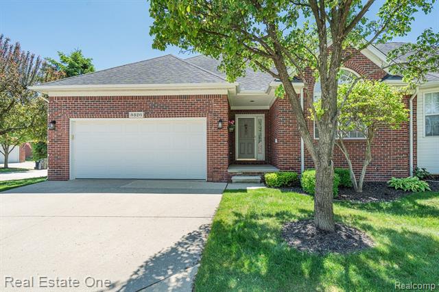 front view picture of 3326 Gemini Drive, Sterling Heights, MI. 48314