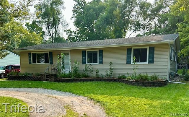 front view picture of 47555 Dequindre Rd, Rochester, MI. 48307