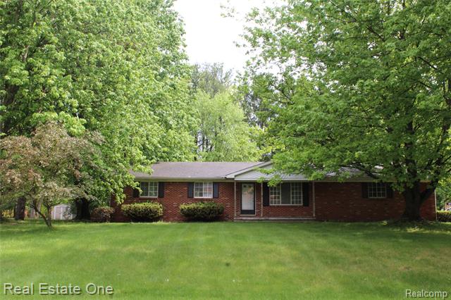 front view picture of 1425 N Alstott Drive, Howell, MI. 48843