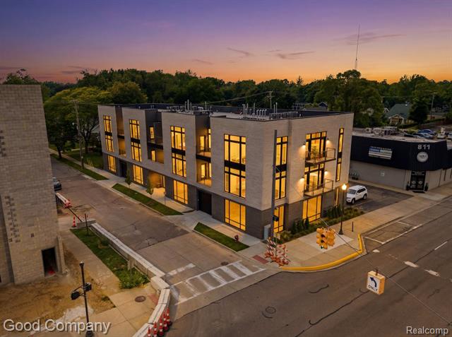 front view picture of 110 Austin Avenue, Royal Oak, MI. 48067