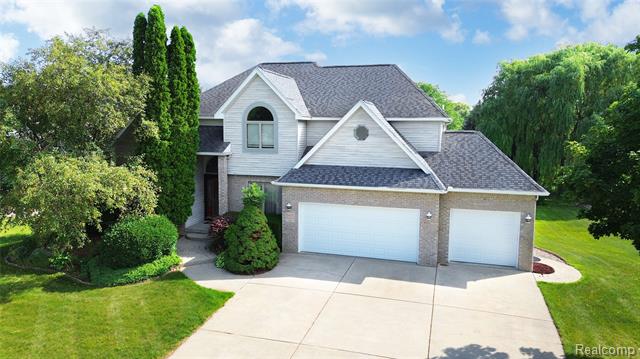 front view picture of 6476 Stonebrook Lane, Flushing, MI. 48433