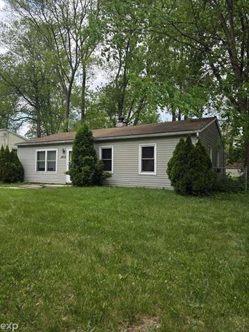 front view picture of 2812 Cabot Drive, Lansing, MI. 48911