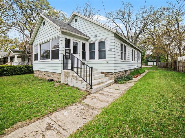 front view picture of 1656 Park Street, Muskegon, MI. 49441