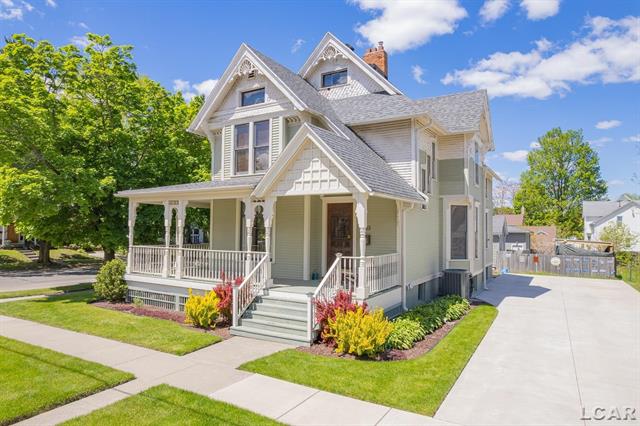 front view picture of 403 N Locust St Street, Adrian, MI. 49221