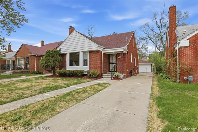front view picture of 19450 Washburn Street, Detroit, MI. 48221