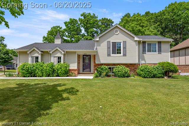 front view picture of 759 Kentucky Dr, Rochester, MI. 48307