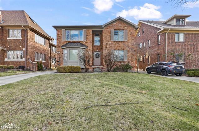 front view picture of 904 Trombley Road, Grosse Pointe, MI. 48230