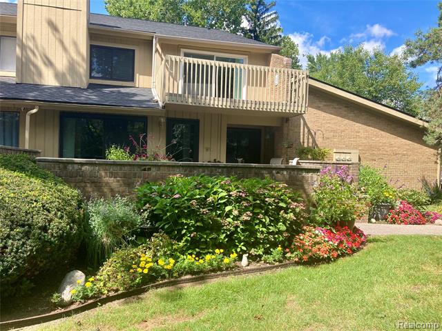 front view picture of 1545 S Hill Blvd, Bloomfield Hills, MI. 48304