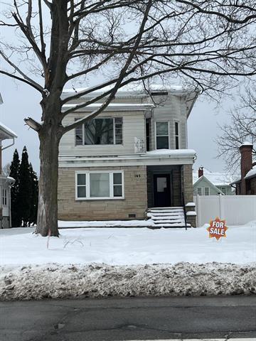 front view picture of 165 Capital Avenue Ne, Battle Creek, MI. 49017