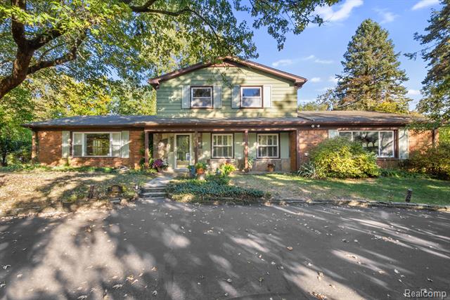 front view picture of 6950 Killarney Dr, Troy, MI. 48098