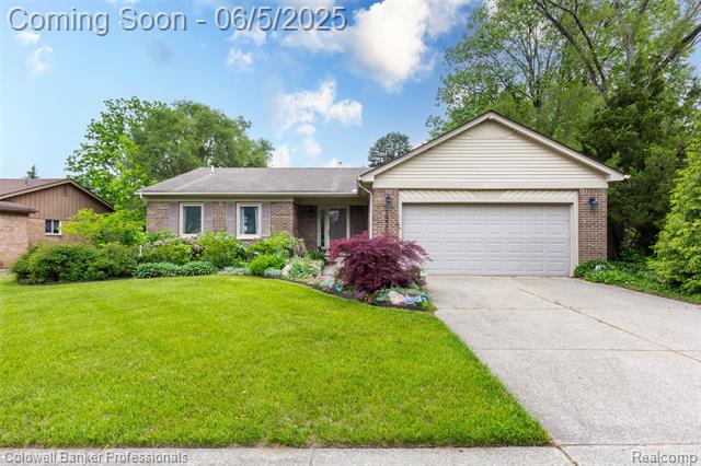 front view picture of 1975 Chancery Ave, Troy, MI. 48085