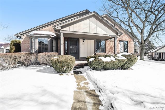 front view picture of 264 Meadow Bridge Dr, Rochester, MI. 48307