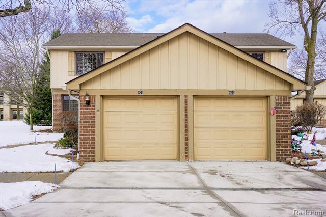 front view picture of 905 Lafayette Ct, Rochester, MI. 48307