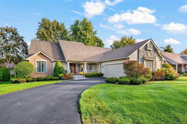 front view picture of 959 Pine Trail Dr, Rochester, MI. 48307