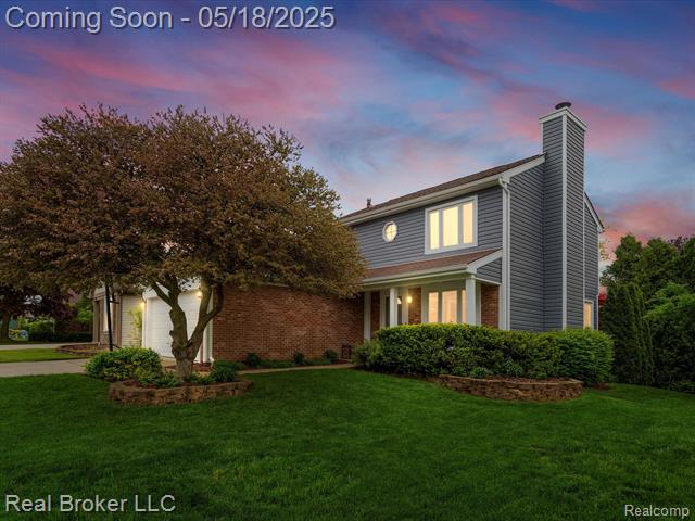 front view picture of 1480 Colony Dr, Rochester, MI. 48307