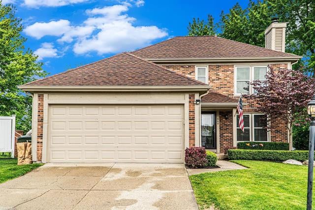 front view picture of 464 Farmridge Ct, Rochester, MI. 48307